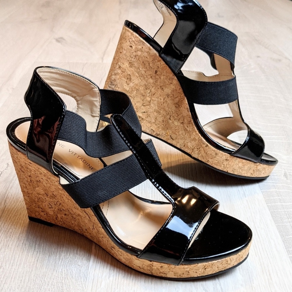 NWOT Adrienne Vittadini Black Patent Leather Wedge Espadrille Sandals